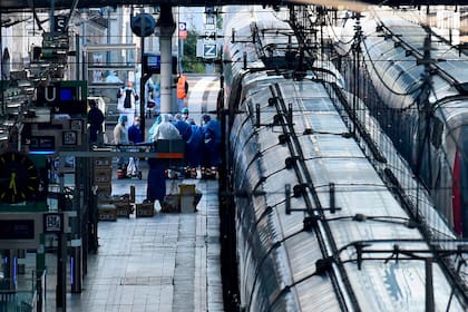 Las estaciones del TGV en Francia se convirtieron en paradas médicas para los traslados de enfermos por el coronavirus