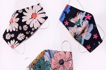 Las estampas de los pañuelos de la marca ahora también en cubrebocas.