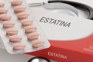 Las estatinas contribuyen a regular los niveles de colesterol
