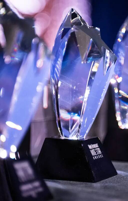 Las estatuillas que reciben los ganadores de los Wine Star Awards