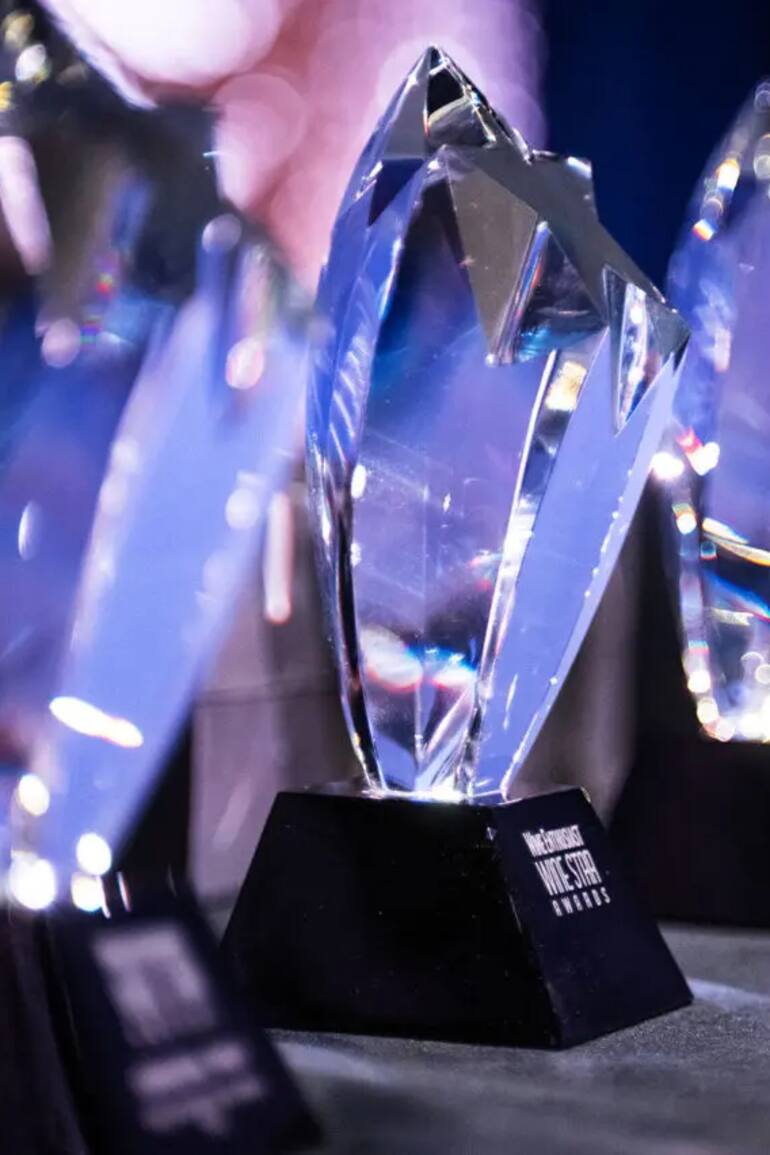 Las estatuillas que reciben los ganadores de los Wine Star Awards