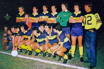 Las estrellas con el CABJ en la camiseta que Boca utilizó en el primer partido de la final de la Copa Europeo-Sudamericana frente a Borussia Moenchengladbach, en 1978.