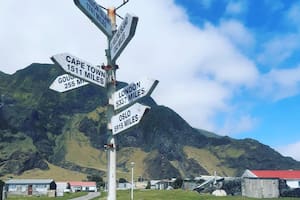 Las estrictas reglas que tenés que cumplir para visitar la isla con la población más distante del mundo
