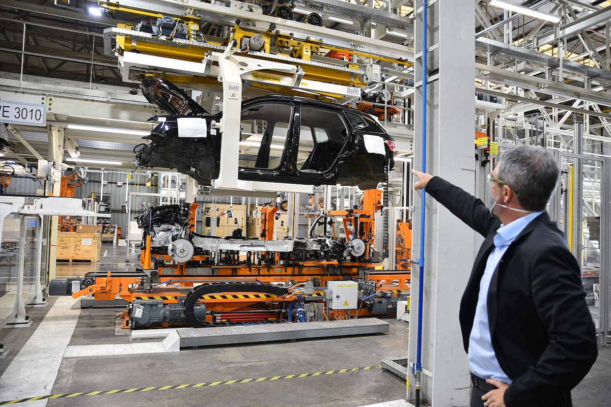 Las fábricas sufren sin dólares