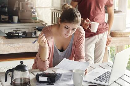 Las facturas de los servicios de electricidad tendrán una disminución en 2024