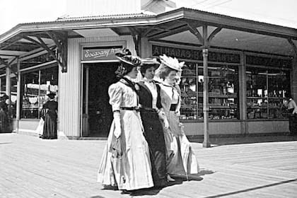 Las familias aristocráticas argentinas viajaban a Europa con vacas en las bodegas de los barcos para asegurar el suministro de leche fresca durante la travesía.