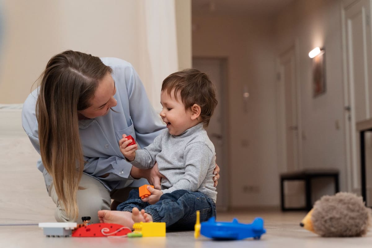 Las familias con hijos de Nuevo México pueden percibir un ahorro de más de mil dólares al mes