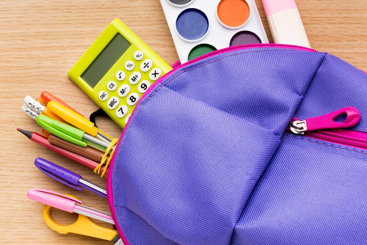 Las familias de Texas se preparan para la vuelta a clases con las ferias de entrega gratuita de útiles escolares