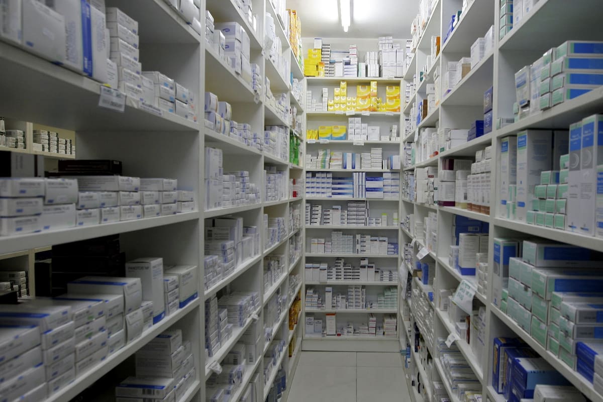 Las farmacias suspendieron la atención a PAMI y denuncian que no pueden reponer medicamentos