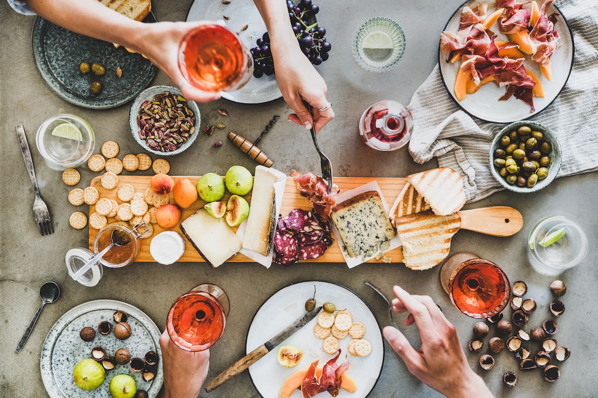 "Las fiestas no deben convertirse en un campo de batalla entre la comida saludable y la vida social”, Laura Romano, nutricionista