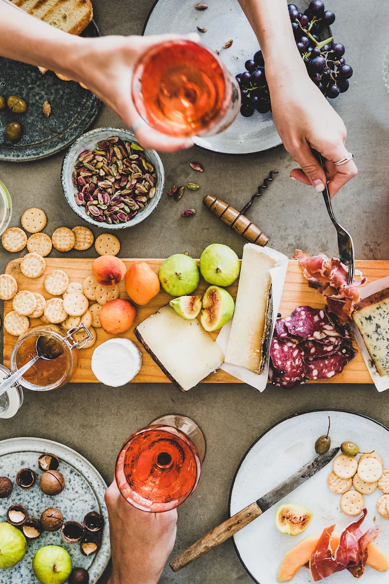 "Las fiestas no deben convertirse en un campo de batalla entre la comida saludable y la vida social”, Laura Romano, nutricionista