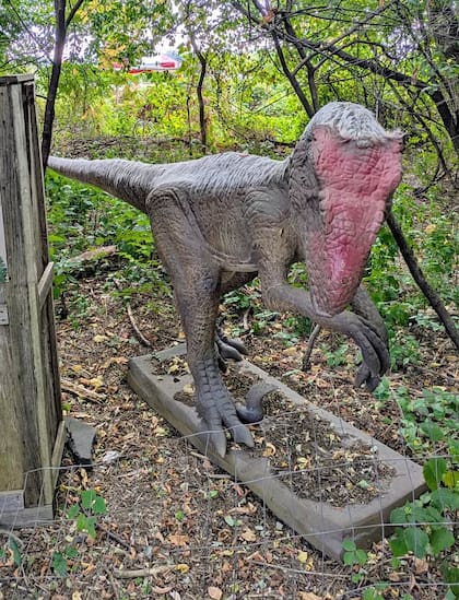 Las figuras gigantescas están a la venta en Marketplace, donde se agrega material, estado y precio de los dinosaurios (Facebook/Madrid Rex)
