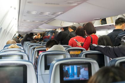 Las filas en los aviones pueden resultar muy tediosas.