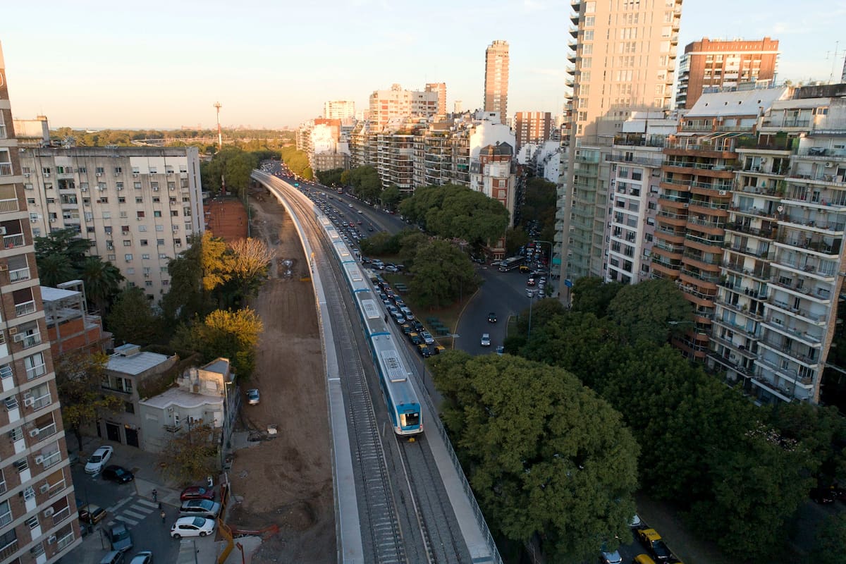 Las formaciones circularon sin pasajeros para probar las vías