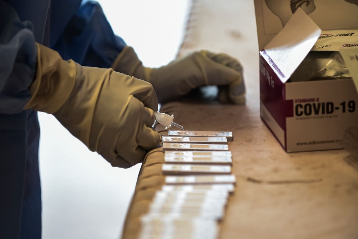 Las formas de transmisión, la capacidad de contagio de los asintomáticos, las secuelas que deja y la inmunidad que genera no están todavía nada claros