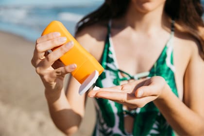 Las fórmulas resistentes al agua son las más adecuadas para nadar, entrenar o realizar actividades que provoquen transpiración
