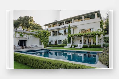 Las fotografías de Zahedi son un viaje visual a Montecito, un refugio de celebridades y millonarios en California