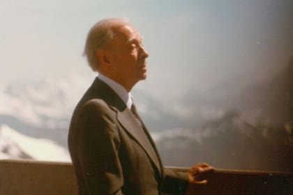 Las fotos de Borges en Suiza, en su madurez, fueron tomadas por María Kodama y pertenecen al archivo de la Fundación Borges