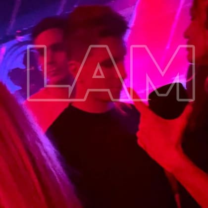 Las fotos de Eva Bargiela y Gianluca Simeone en un boliche (Captura: LAM)