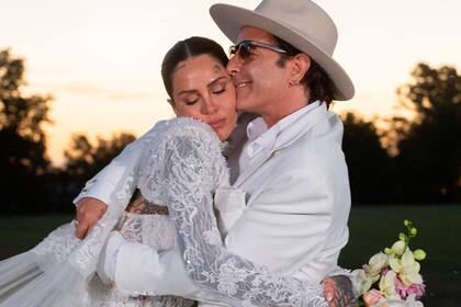 Las fotos inéditas que compartió Candelaria Tinelli de su boda con Coti Sorokin: “Un universo ideal”