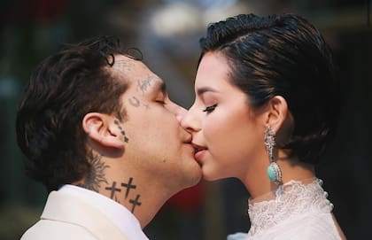 Las fotos postcasamiento que compartió Nodal en su Instagram (Foto: Instagram/@nodal)