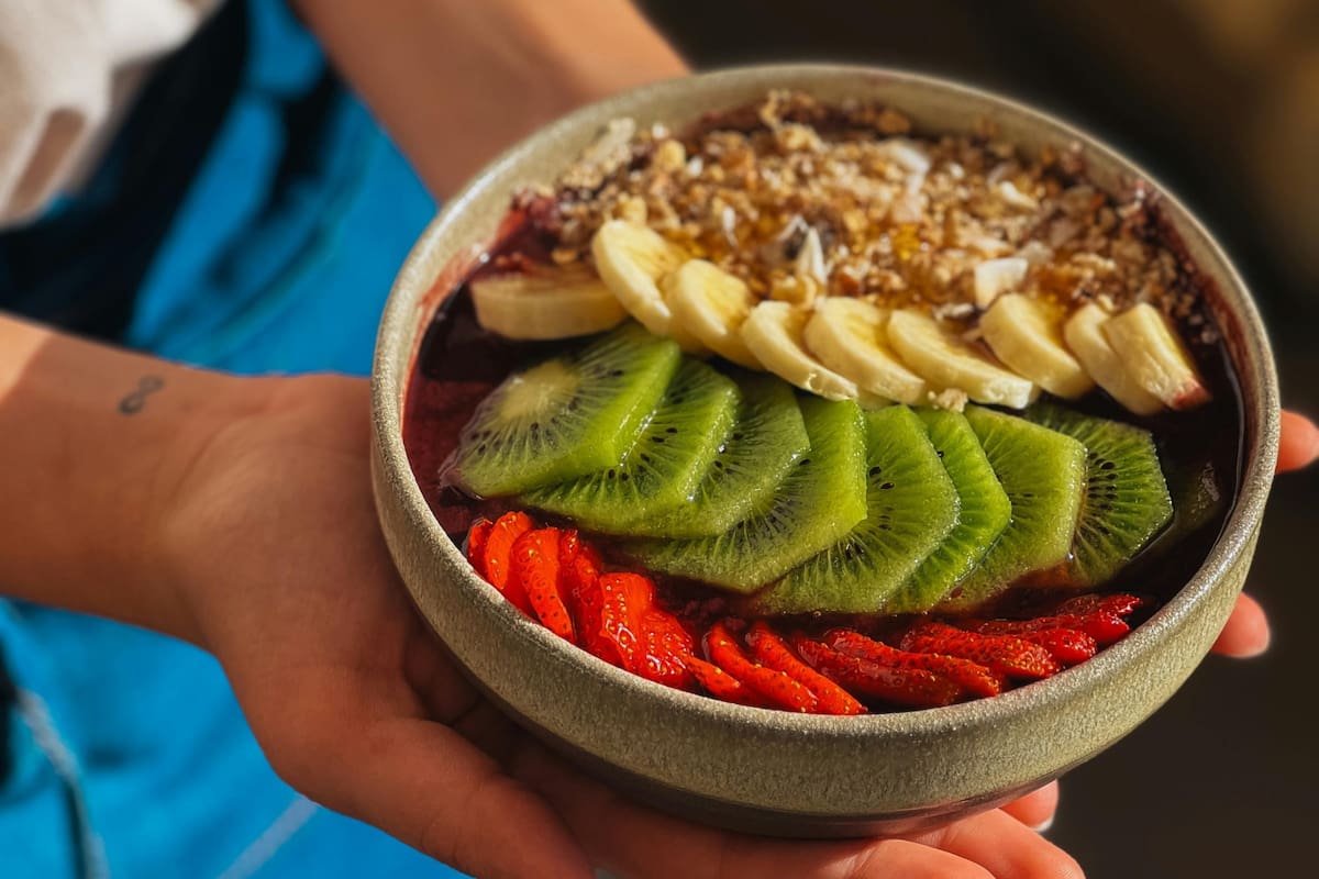 Las frutas juegan un papel esencial al aportar los nutrientes necesarios para el desarrollo de los músculos