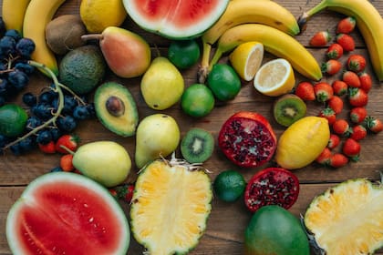 Las frutas son parte de la lista de alimentos fundamentales para ayudar a la buena salud (Foto ilustrativa: Pexels)