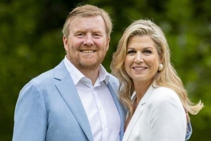 Las fuertes críticas que recibió la pareja real tras sus vacaciones en Grecia motivaron el cambio de agenda