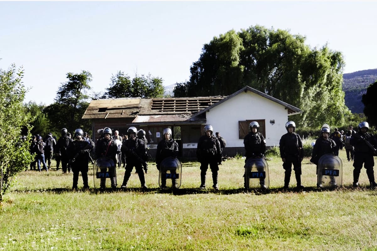 Las fuerzas federales encabezaron el operativo en el parque nacional Los Alerces