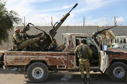 Las fuerzas kurdas resistieron ante el segundo día de ataques terrestres turcos en el noreste de Siria