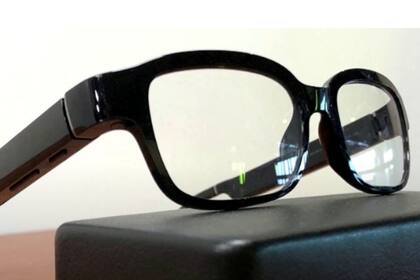 Las gafas están basadas en el modelo inteligente Echo Frames y tendrían una pequeña pantalla integrada a un módulo de IA para darle al repartidor todas las coordenadas. (Reuters)