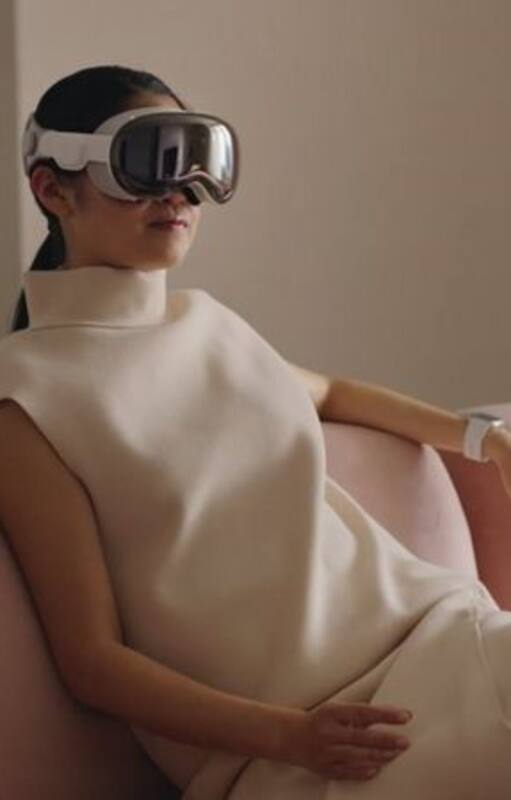 Las gafas Vision Pro de Apple, en una demostración de video de la compañía