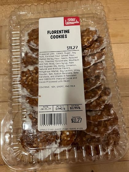Las galletas fueron fabricadas por Cookies United y vendidas en los locales de Stew Leonard's.