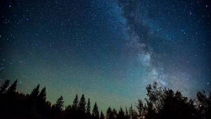 Las gigantescas estructuras obligan ahora a los científicos a reevaluar su teoría de cómo evolucionó el universo (STANDRET)