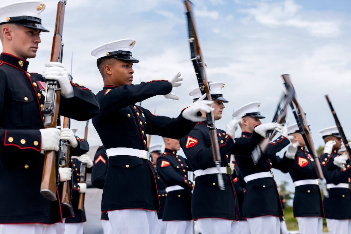 Las graduaciones de los marines de EE.UU. fueron objeto de preocupación debido a una presunta advertencia del ICE de que se realizarían controles migratorios