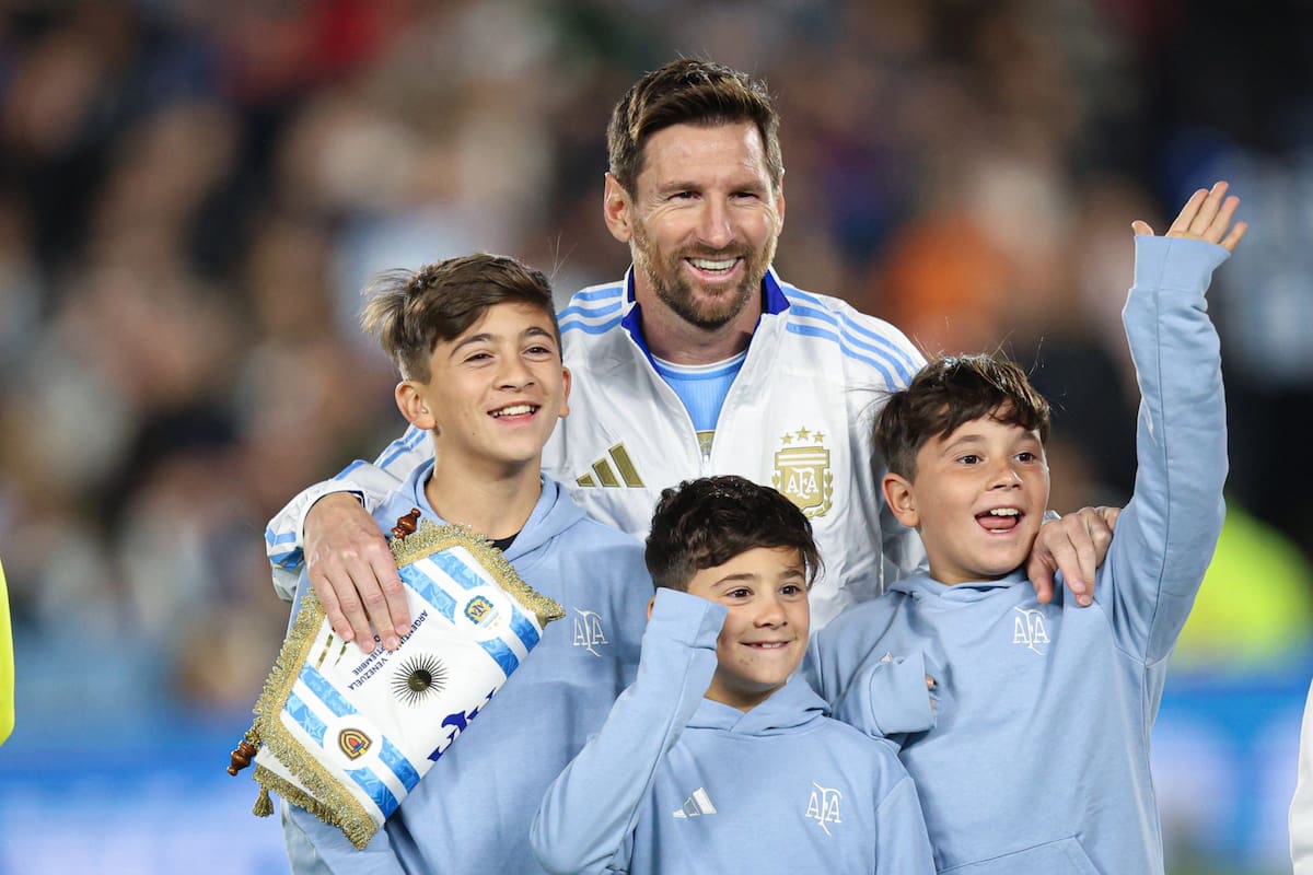 Las grafólogas coinciden sobre la carta de despedida de Messi: “Es una escritura ligada y rápida, sin levantar la birome, es de alguien que si se frena, se quiebra”