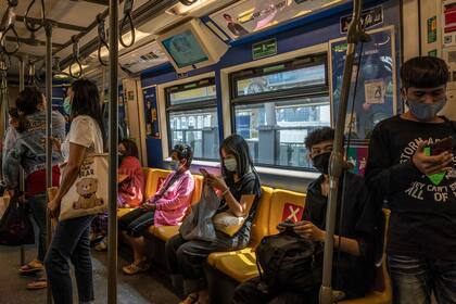Las grandes metrópolis cosmopolitas como Nueva York, Londres o París fueron arrasadas por el virus