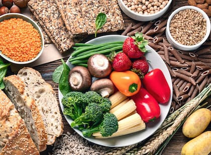 Las grasas insaturadas saludables se encuentran en algunos alimentos y son necesarias, pues el cuerpo no las produce por sí solo