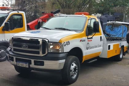 Las grúas que la empresa Dakota propuso para seguir operando en el acarreo de vehículos