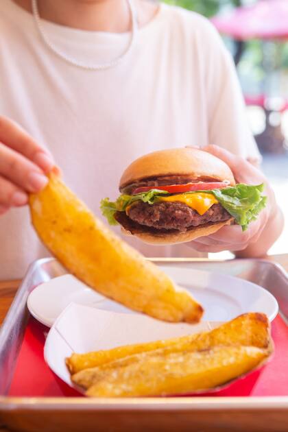Las hamburguesas de Burger54 son realizadas en el momento.