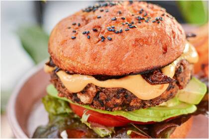 Las hamburguesas de Mudrá se sirven en pan de chipá (Foto: Gentileza Mudrá)