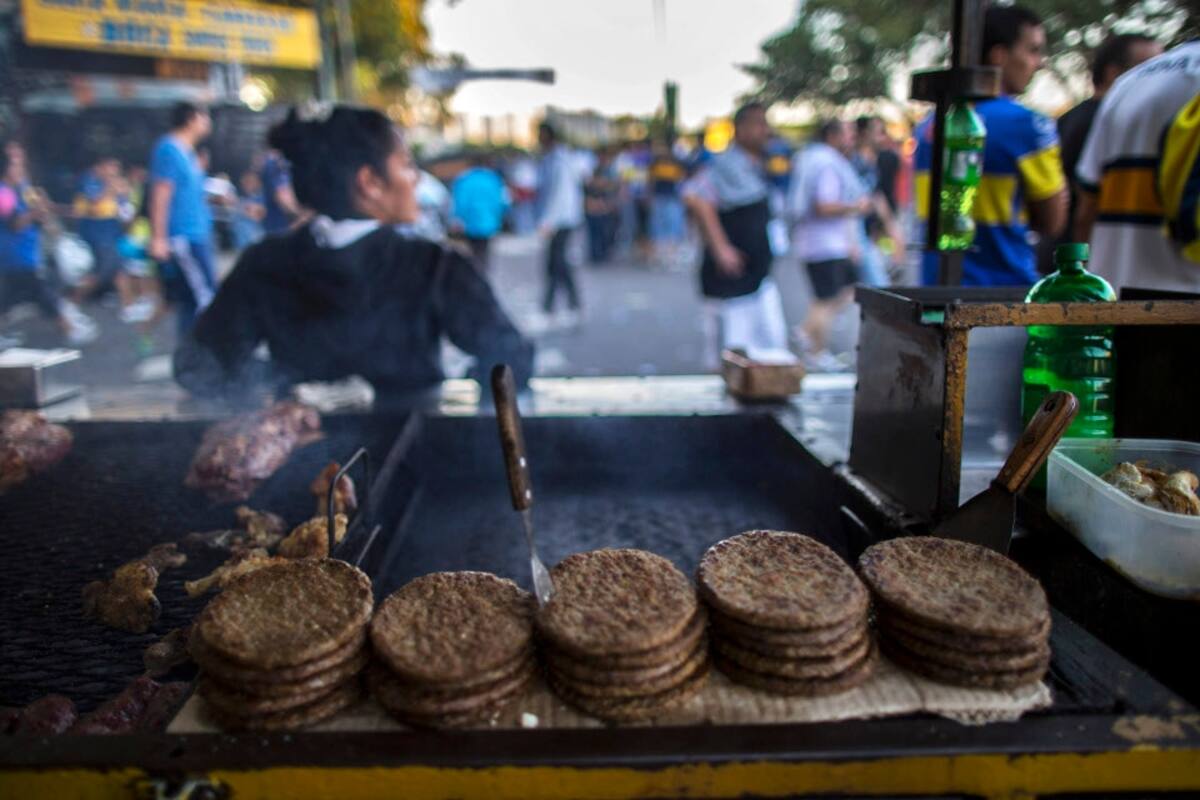 Las hamburguesas promedian $ 30, pero son bastante más chicas que lo normal