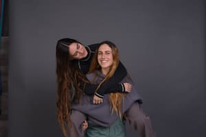 Las hermanas Julieta y Carolina Finochietti García se definen como "gallegas con raíces argentinas"; llegaron a la Argentina a los 19 años