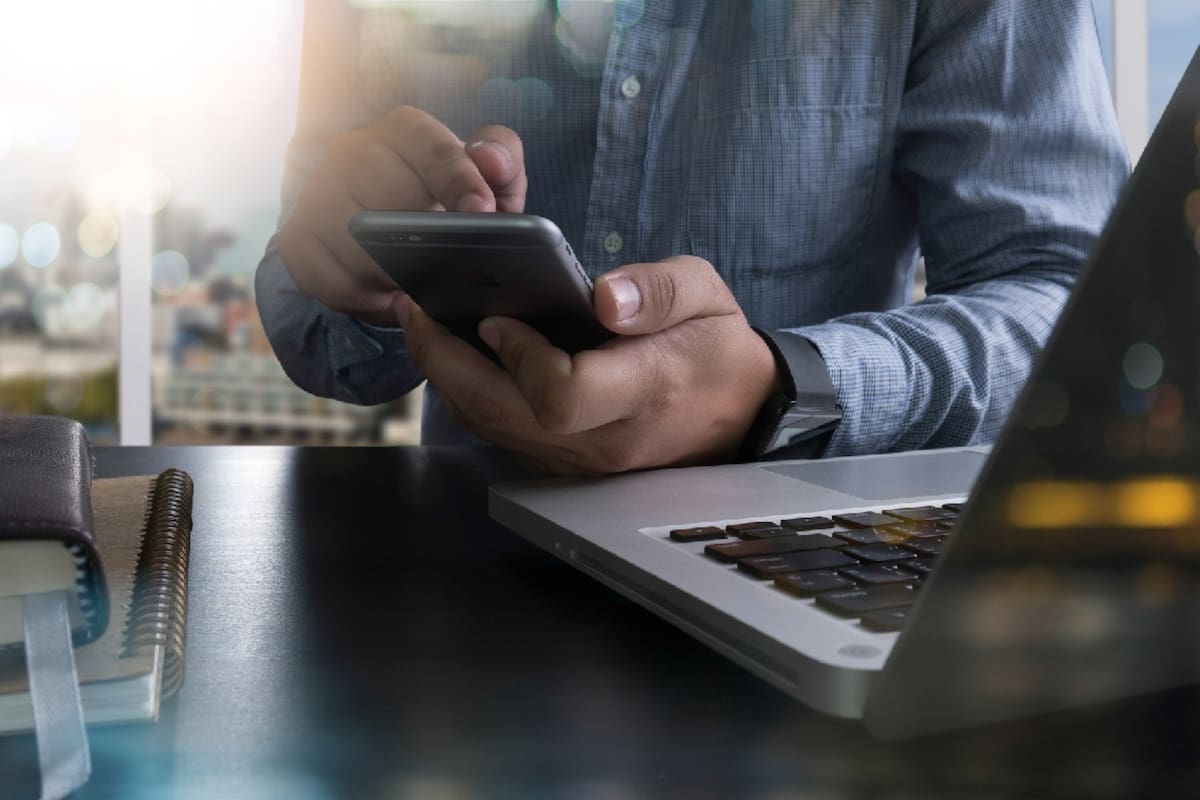 Las herramientas como los sistemas de soporte de decisiones (DSS, por sus siglas en inglés) están diseñadas para producir recomendaciones que ayuden a los directivos a tomar decisiones más informadas