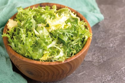 Las hojas verdes y amargas está asociadas al buen funcionamiento del hígado.