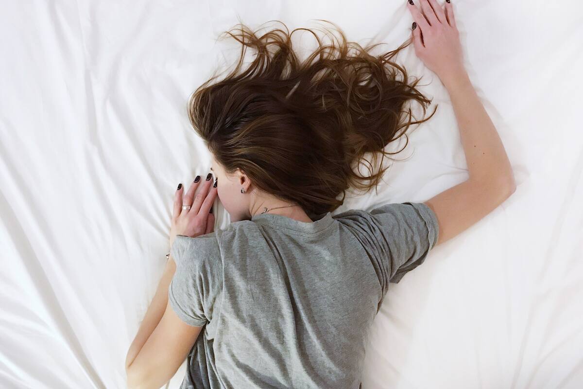 Las horas de sueño no siempre están relacionadas al descanso y un experto explicó el porqué