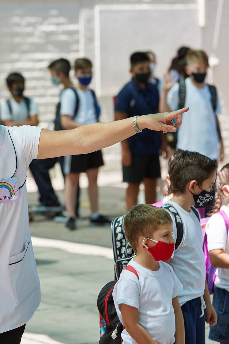 las idas y vueltas de los chicos que no tienen clases presenciales