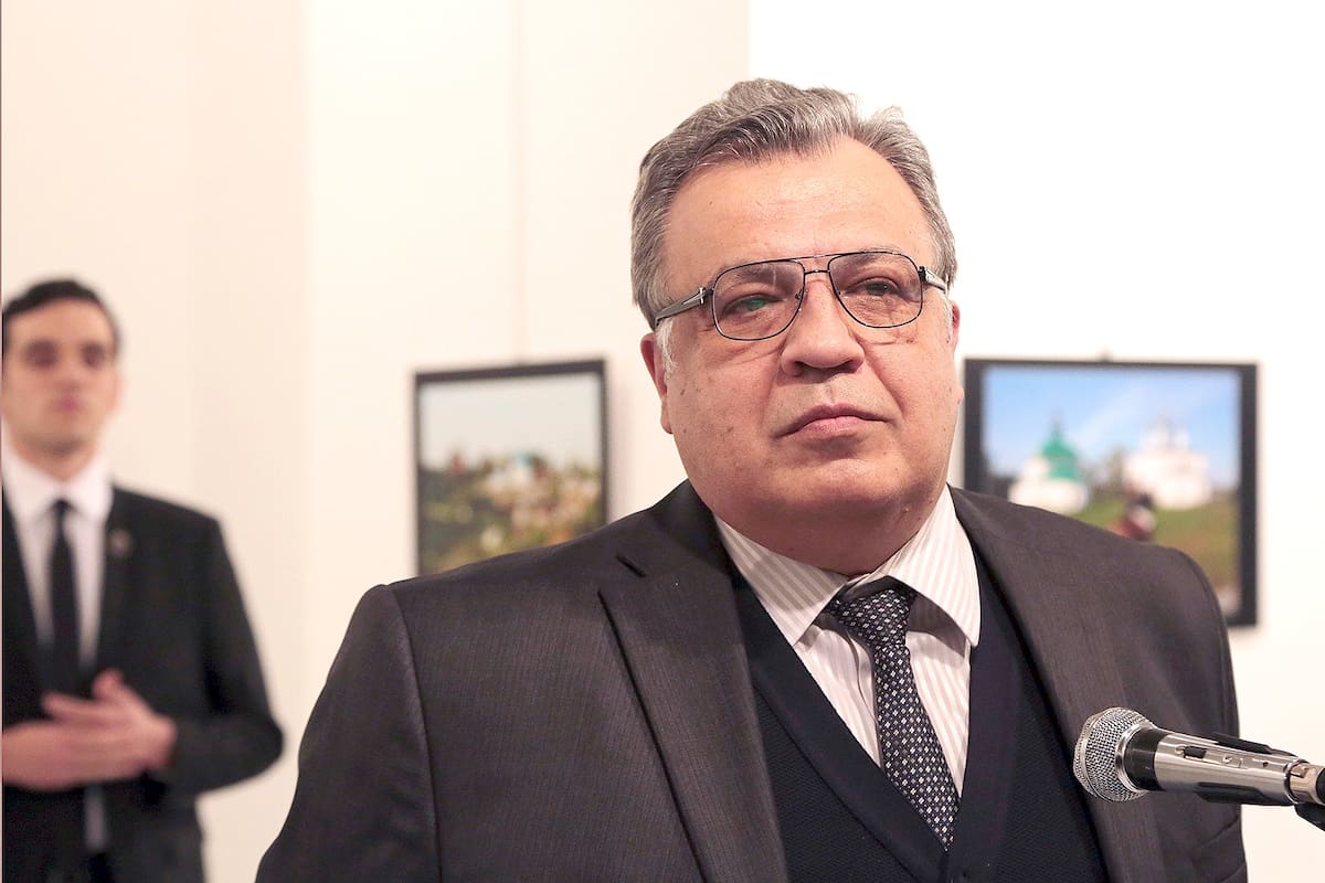 Las imágenes captadas por Burhan Ozbilici de la agencia AP recorrieron el mundo