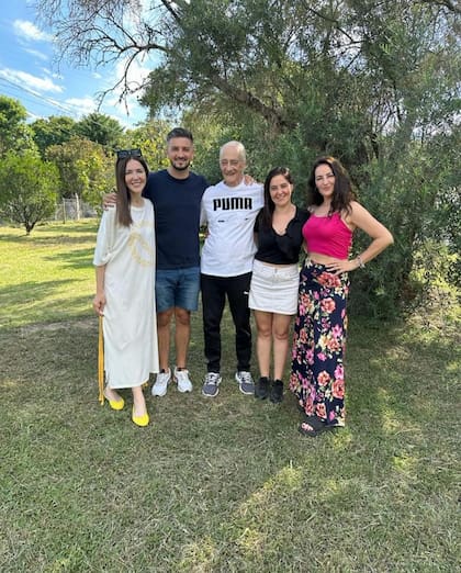 Las imágenes con las que Cristina Pérez ilustró la despedida de su papá (Foto: Instagram/@cris_noticias)