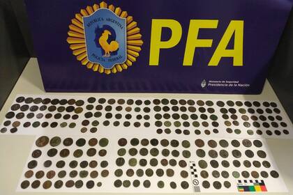 Las imágenes de las monedas robadas y recuperadas